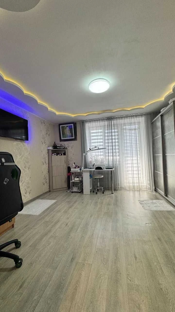 Просторная 3-комнатная квартира со всеми отдельными комнатами, кухней