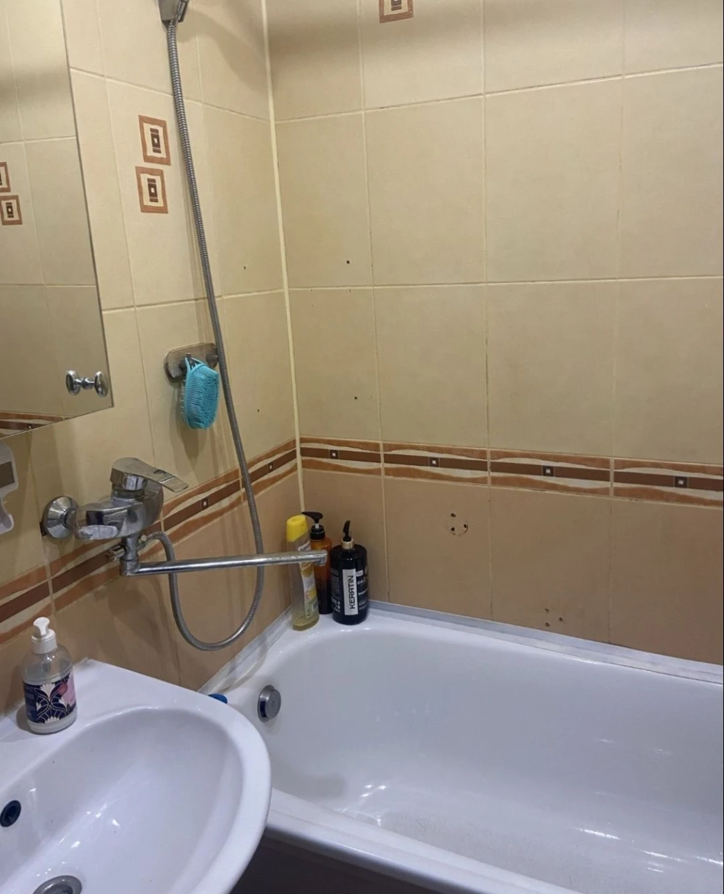 For sale 3-room apartment 8/9 floor, street Heroes 93 brigade