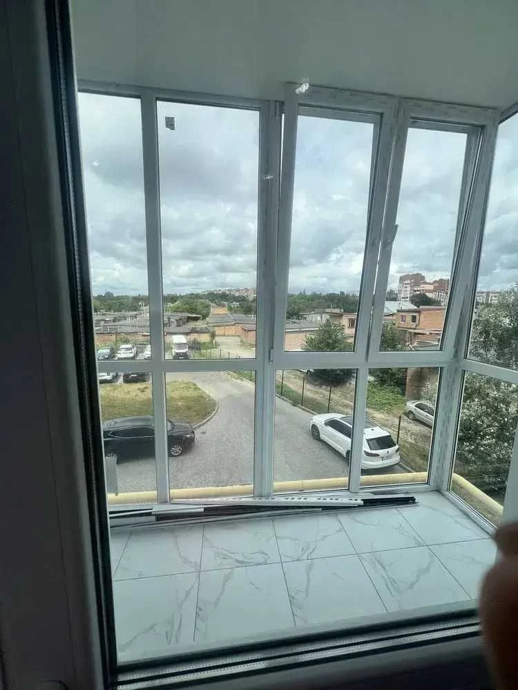 Sale of a 2-bedroom apartment on Furmanova, 2/9. New building. Individual.