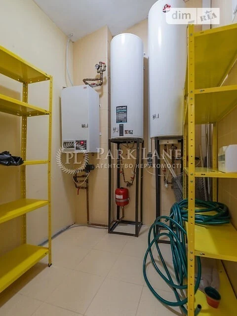 Sale of 7-room apartment 328.5 sq. m. on Velyka Zhytomyrska Street 20