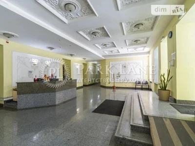 Sale of 7-room apartment 328.5 sq. m. on Velyka Zhytomyrska Street 20