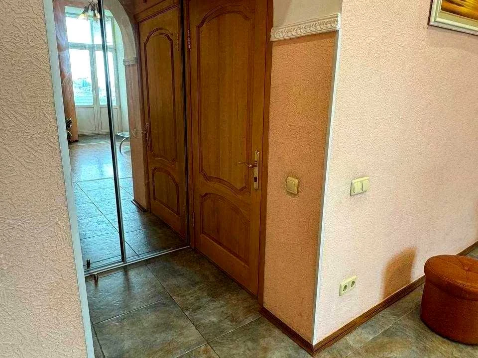 Квартира. Киев, Круглоуниверситетская улица