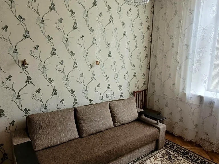 Rent 2-room apartment 50 sq m, 5th floor
