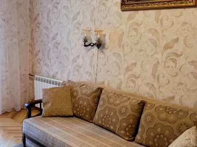 Оренда квартири 2-кімн. 50 м² 5/5 пов.