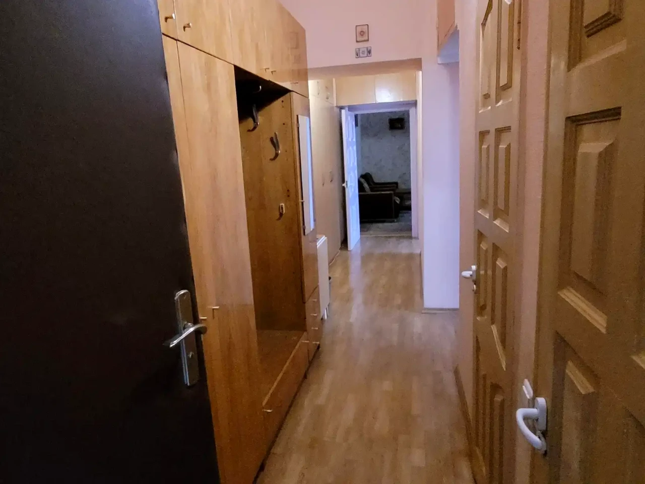 Оренда квартири 2-кімн. 50 м² 5/5 пов.