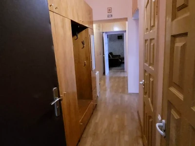 Оренда квартири 2-кімн. 50 м² 5/5 пов.