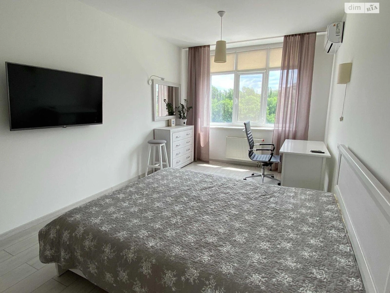 Long-Term Rental Apartment in Zhuliany