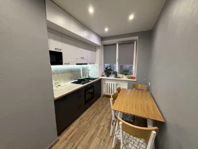 Sale of a three-room apartment in a brick building on Strys Street