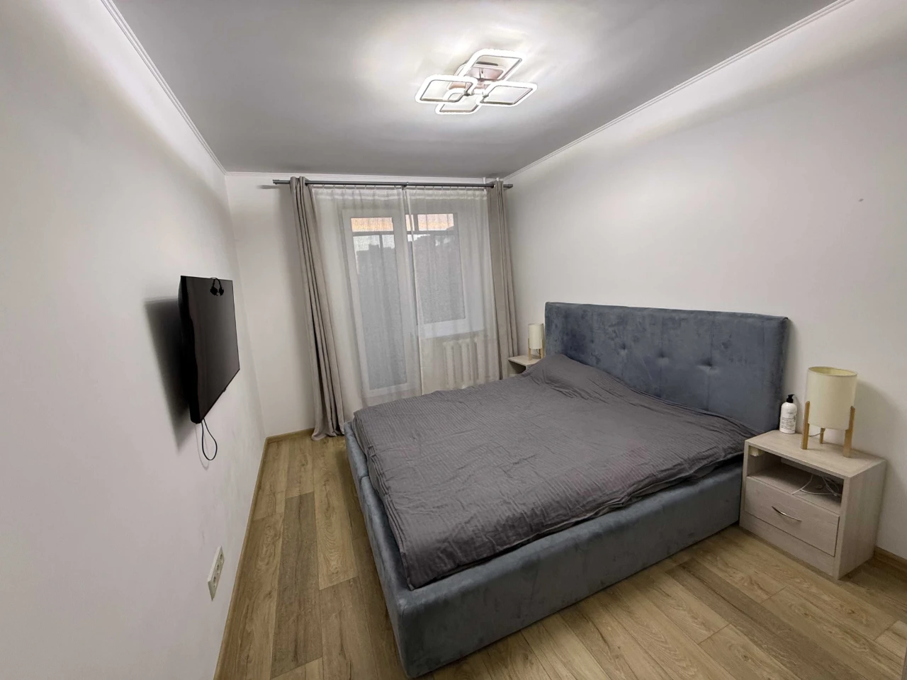 Sale of a three-room apartment in a brick building on Strys Street
