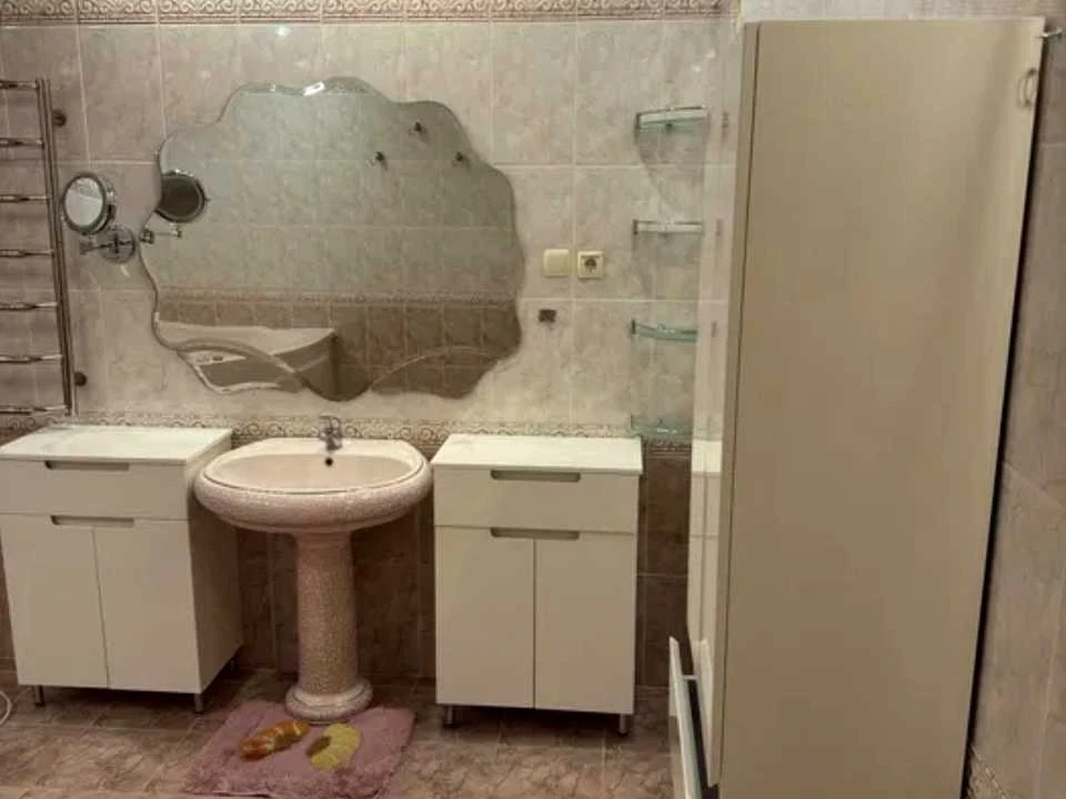 Квартира. Київ, Левка Лук'яненка вул.