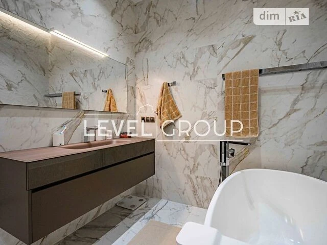 Продаж 3к квартири 123 кв. м на вул. Маккейна Джона 7 • ID 3