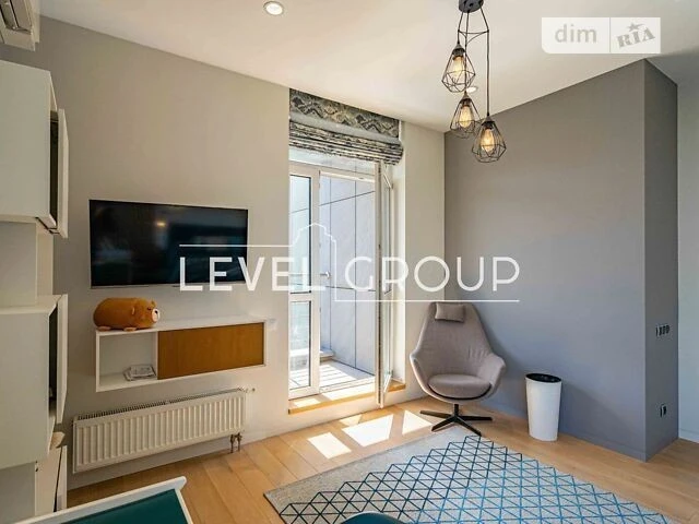Продаж 3к квартири 123 кв. м на вул. Маккейна Джона 7 • ID 3