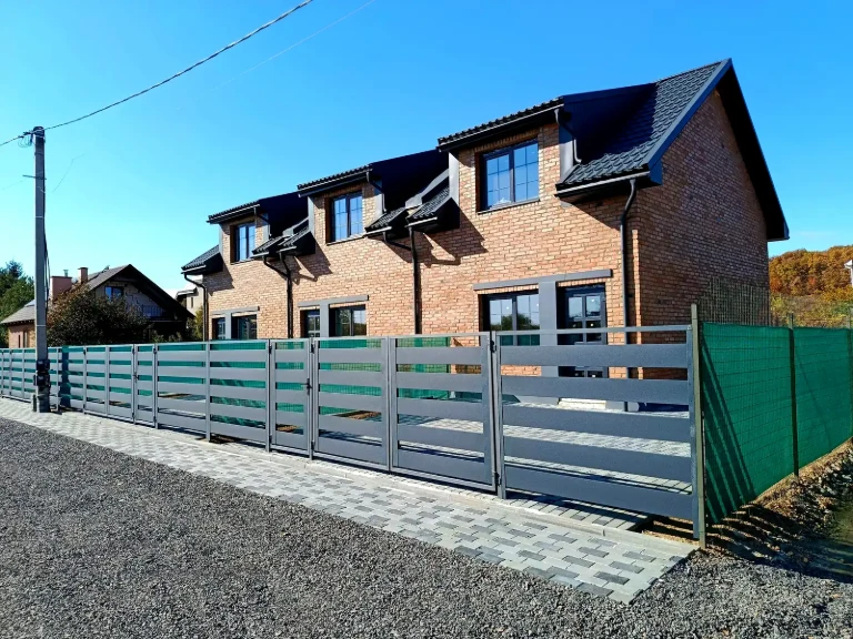 Sale of a house 80 sq m 1.7 acres