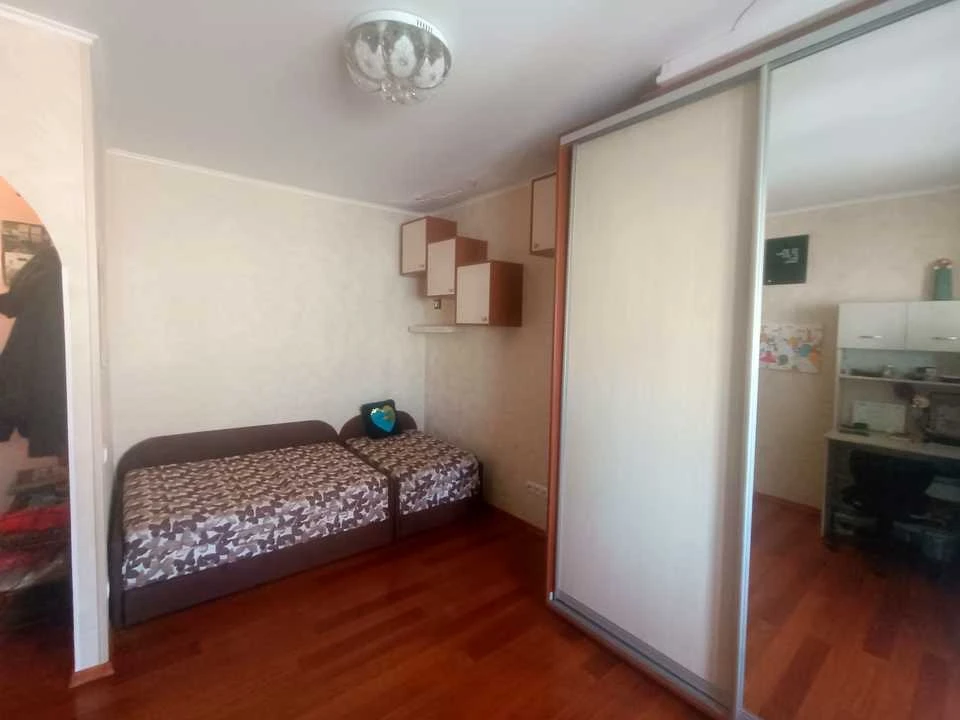 Apartment. Akademika Glushkova Prospect