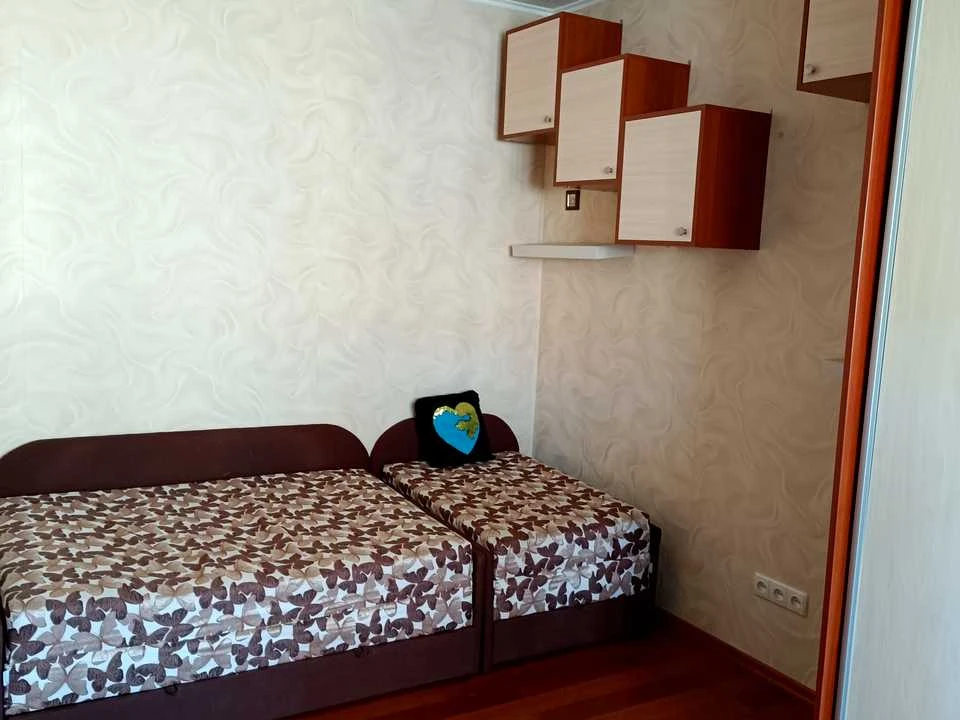 Apartment. Akademika Glushkova Prospect