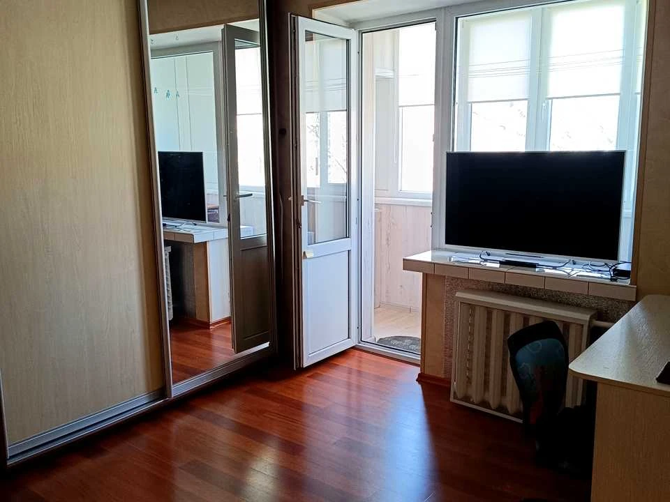 Apartment. Akademika Glushkova Prospect