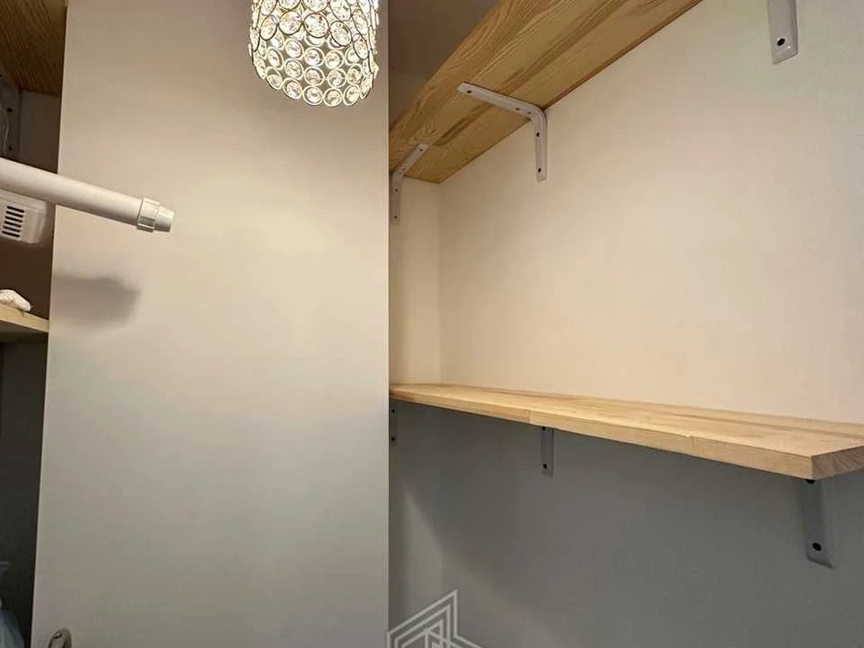 Apartment. Дніпровська набережна вул.