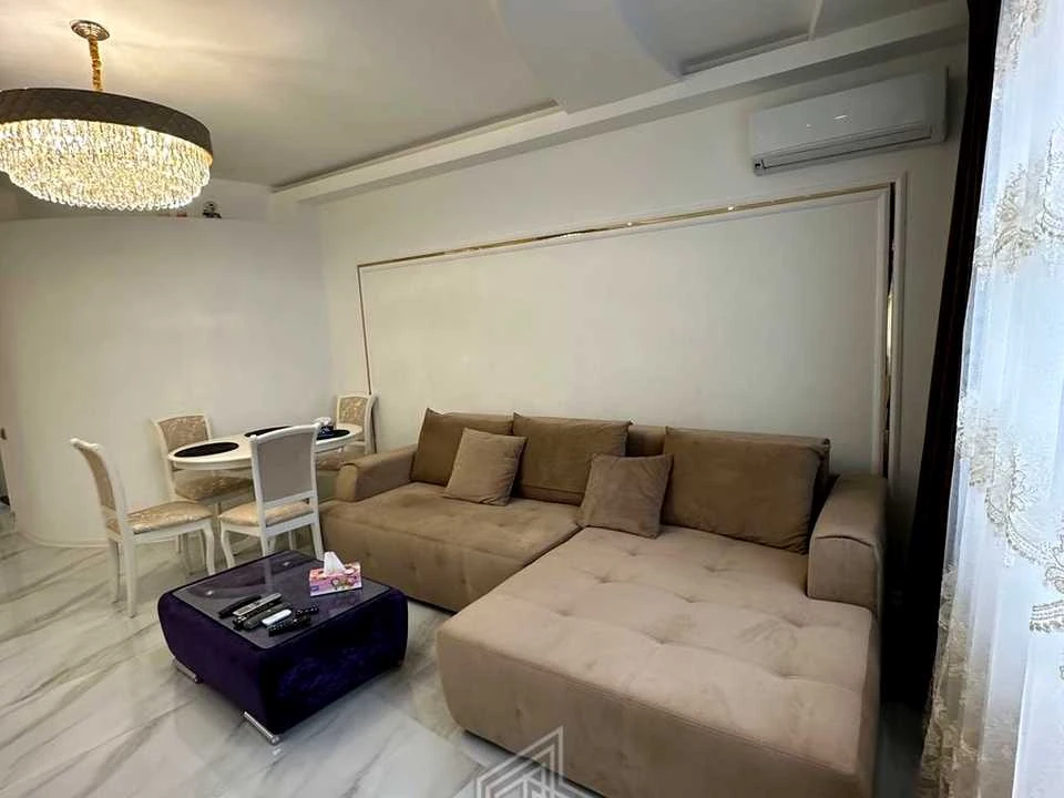 Apartment. Дніпровська набережна вул.