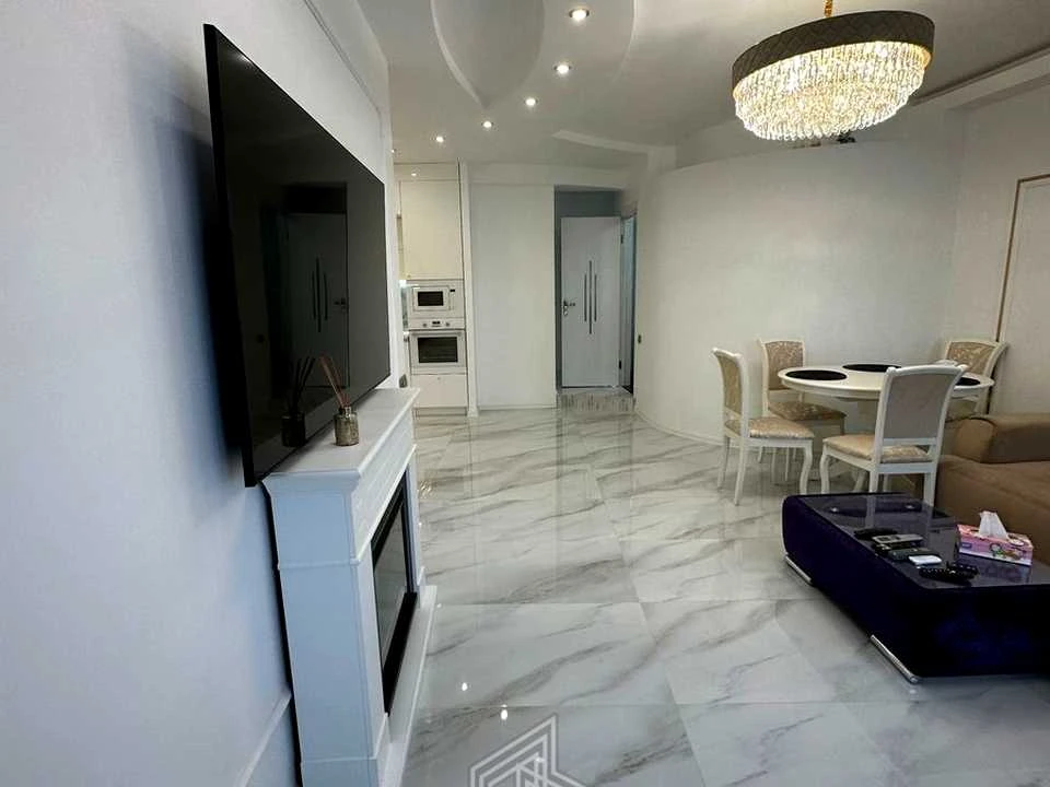 Apartment. Дніпровська набережна вул.