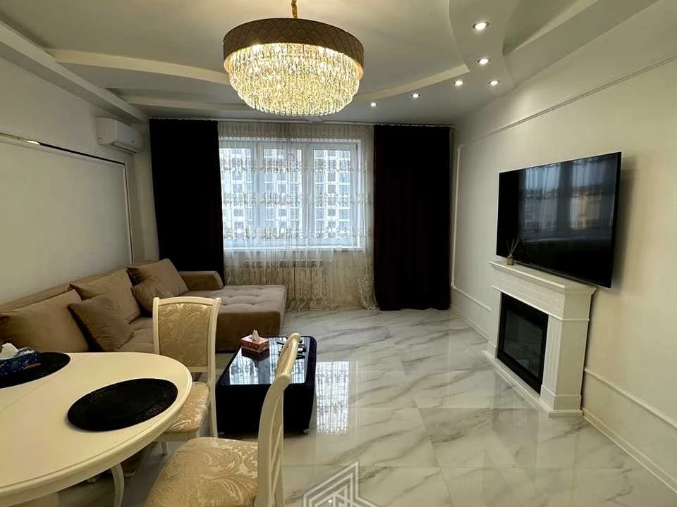 Apartment. Дніпровська набережна вул.