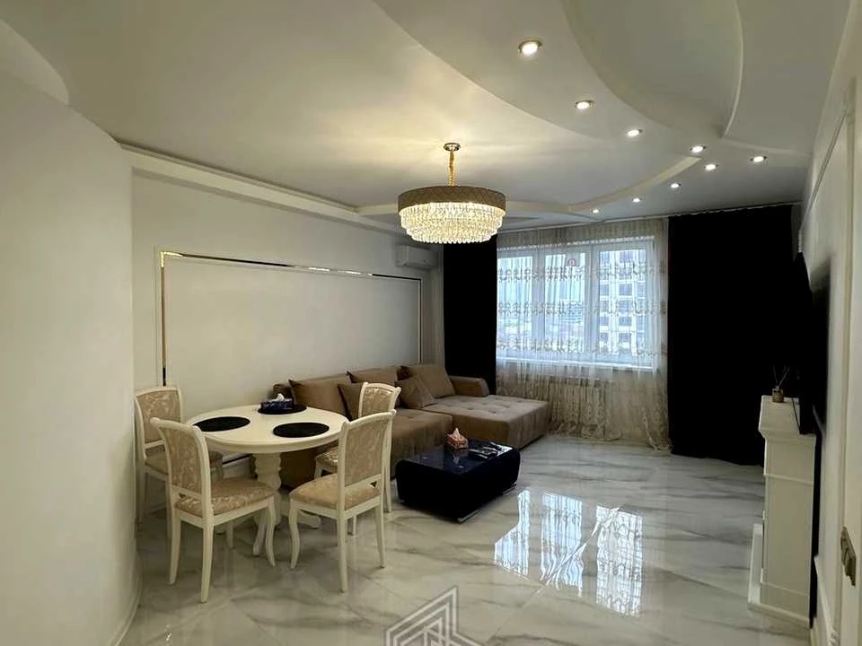 Apartment. Дніпровська набережна вул.