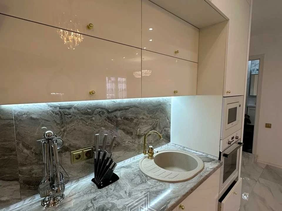 Apartment. Дніпровська набережна вул.