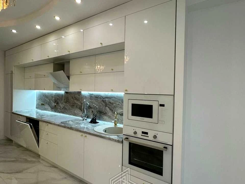 Apartment. Дніпровська набережна вул.