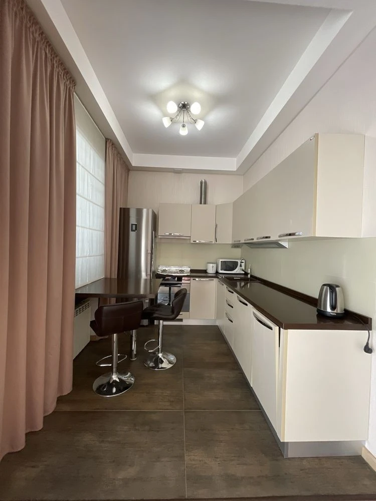 Rent 1-bedroom apartment in the Center, Kyiv, Kostelna Street, 10, Europe