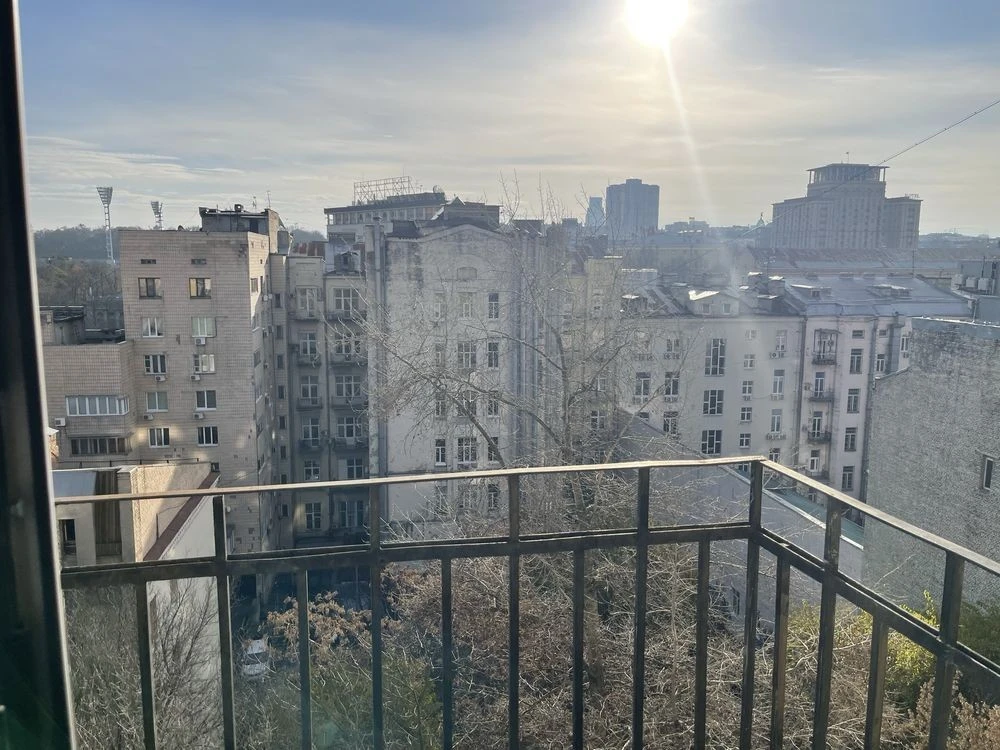 Rent 1-bedroom apartment in the Center, Kyiv, Kostelna Street, 10, Europe