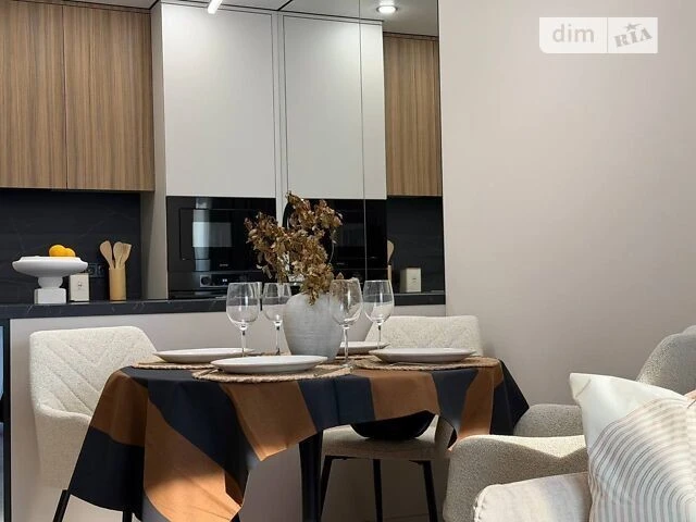 Sale of 2-room apartment 60 sq. m. on Mykhaylo Maksymovycha st. 24G