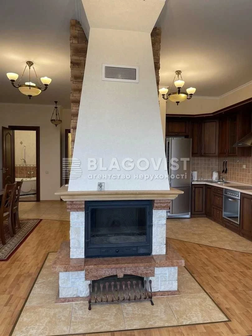 Unique Apartment with Fireplace in the City Center! Club House