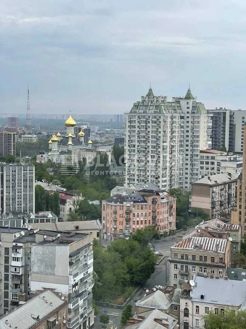 Unique Apartment with Fireplace in the City Center! Club House