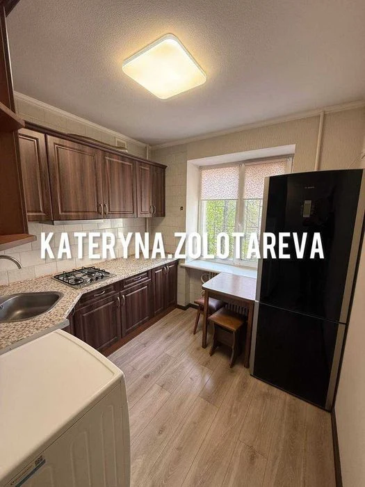 Selling a 2-room apartment in the Center, intersection of Nauki Avenue and K Street