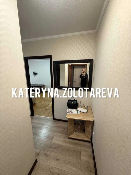 Selling a 2-room apartment in the Center, intersection of Nauki Avenue and K Street