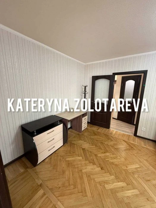 Selling a 2-room apartment in the Center, intersection of Nauki Avenue and K Street