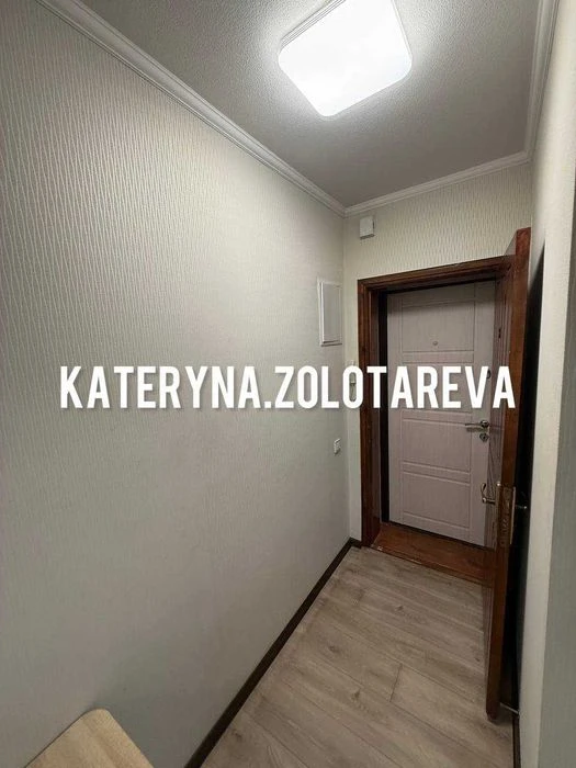 Selling a 2-room apartment in the Center, intersection of Nauki Avenue and K Street