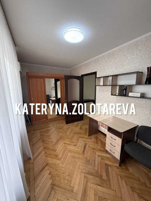 Selling a 2-room apartment in the Center, intersection of Nauki Avenue and K Street