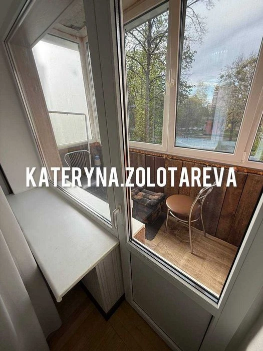 Selling a 2-room apartment in the Center, intersection of Nauki Avenue and K Street