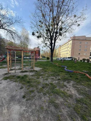 Selling a 2-room apartment in the Center, intersection of Nauki Avenue and K Street