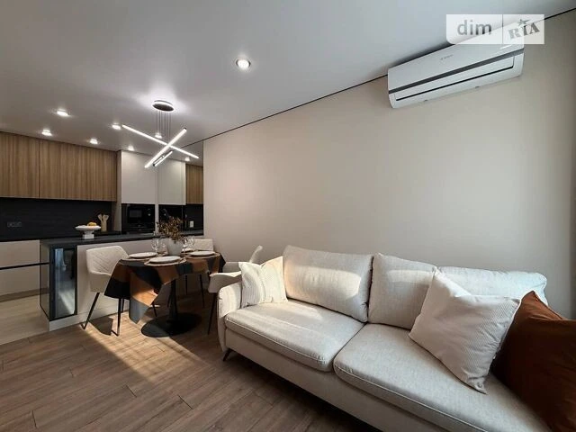 Sale of 2-room apartment 60 sq. m. on Mykhaylo Maksymovycha st. 24G