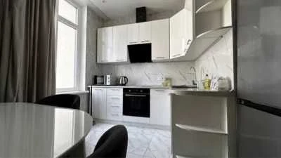 2-кімнатна квартира з ремонтом, вул. Каманіна/ Аркадія