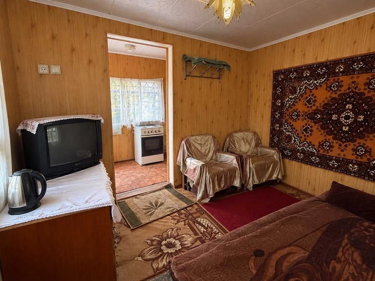 Продаж: дачний будинок на земельній ділянці,