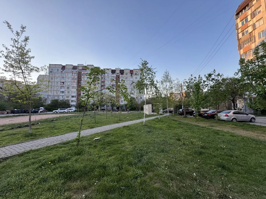 Продається 4-кімнатна квартира з ремонтом по вул. Молодіжна