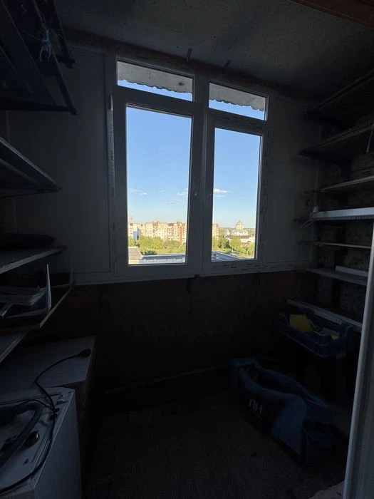 Продається 4-кімнатна квартира з ремонтом по вул. Молодіжна