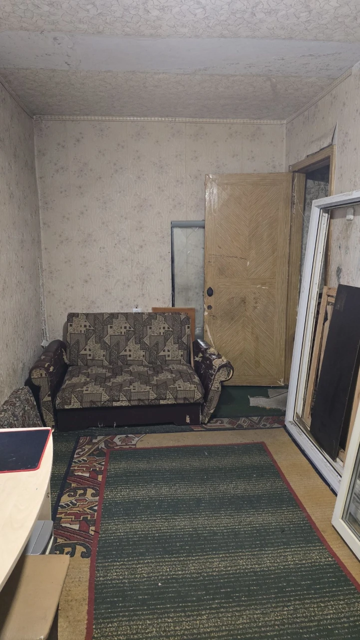 Продаю 2к квартиру возле "Колоса"