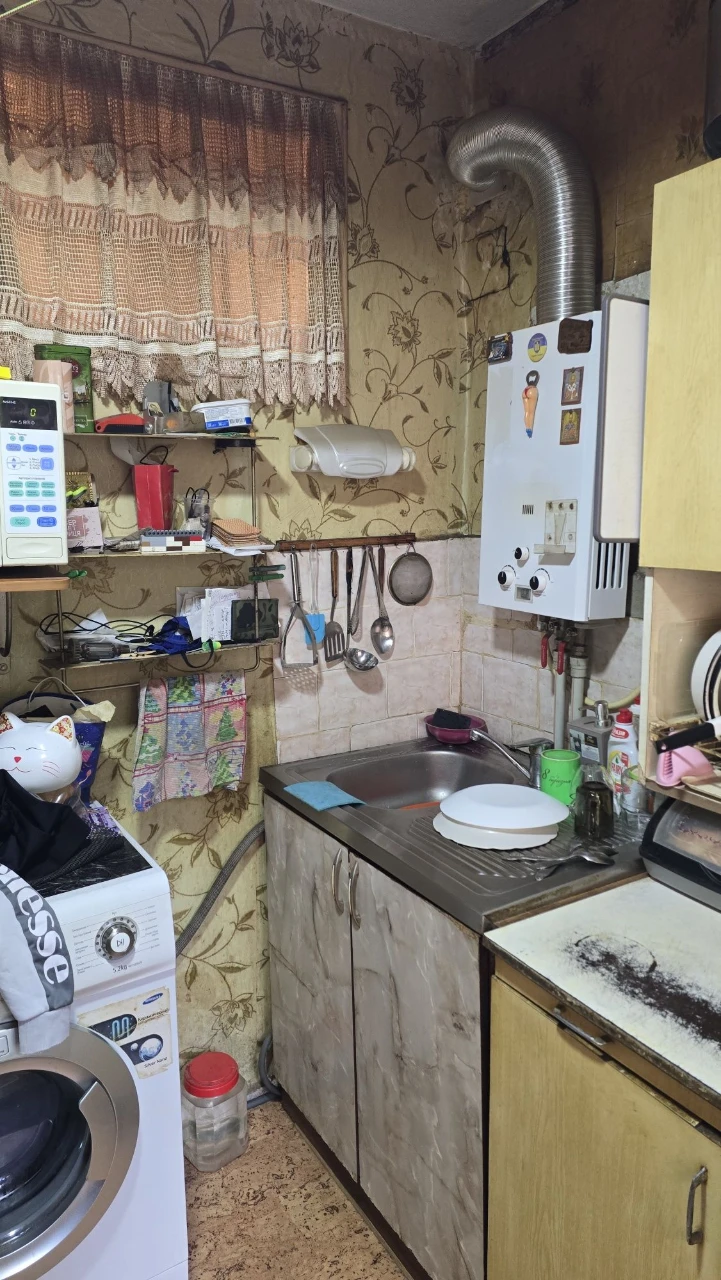 Продаю 2к квартиру возле "Колоса"