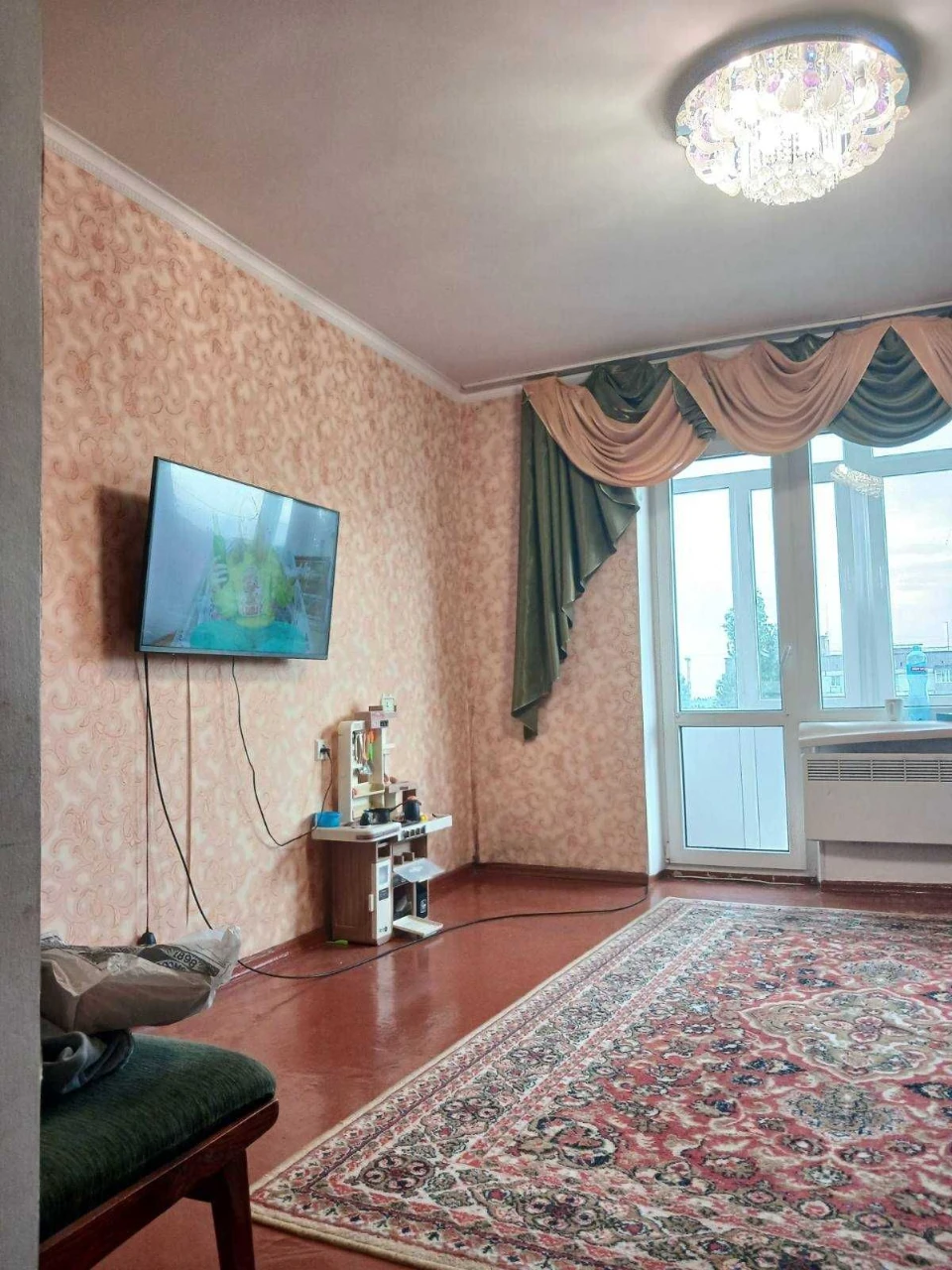 3-bedroom apartment for sale on Volkova