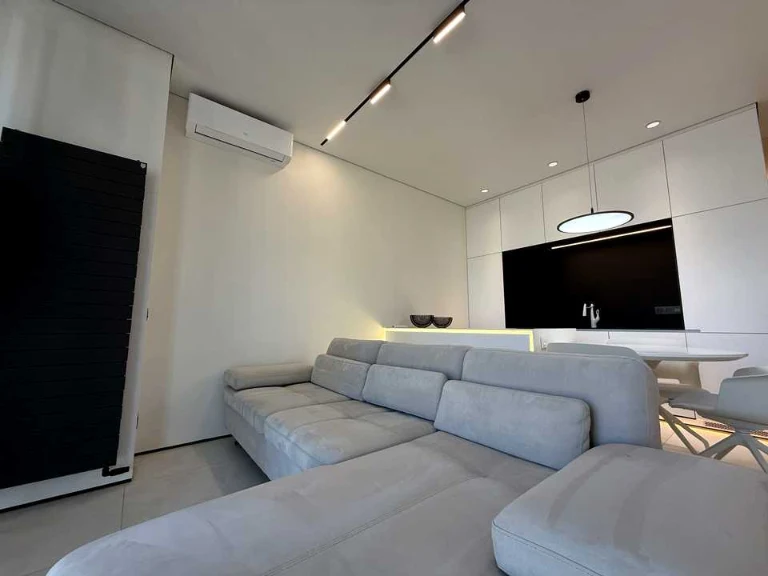 Apartment. Kyiv, Saperne Pole Street