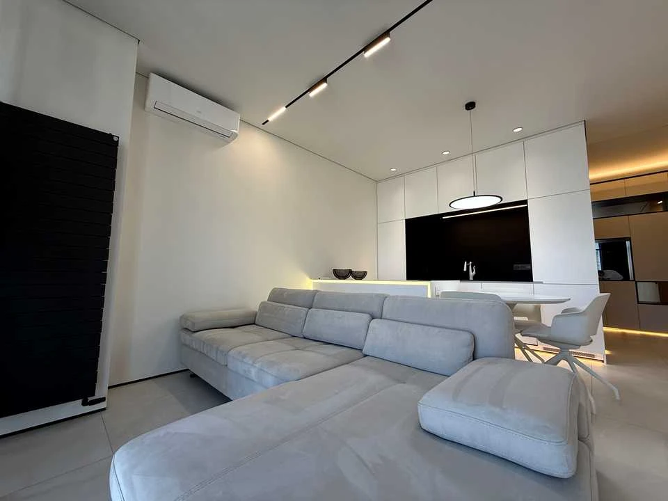 Apartment. Kyiv, Saperne Pole Street
