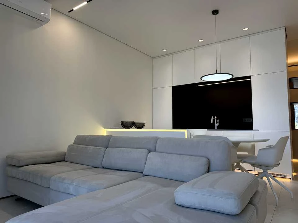 Apartment. Kyiv, Saperne Pole Street